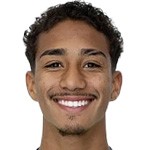 伤兵满营,勒沃库森球员阿图尔被草皮绊住,膝盖严重扭伤 新闻