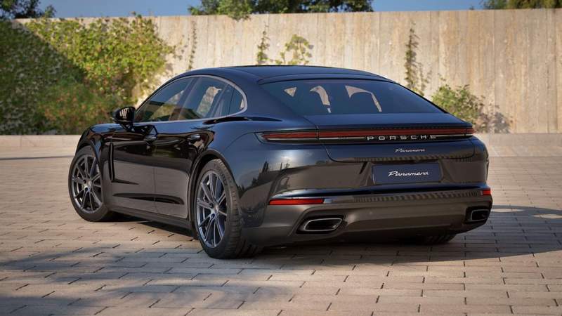  保时捷Panamera尽享版，以智慧定价策略巧妙应对税务调整，彰显豪华轿车新格局。 汽车科技