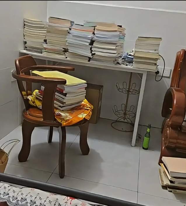  考研决策的沉没成本陷阱：一位技术从业者的路径复盘与风险规避模型 IT技术