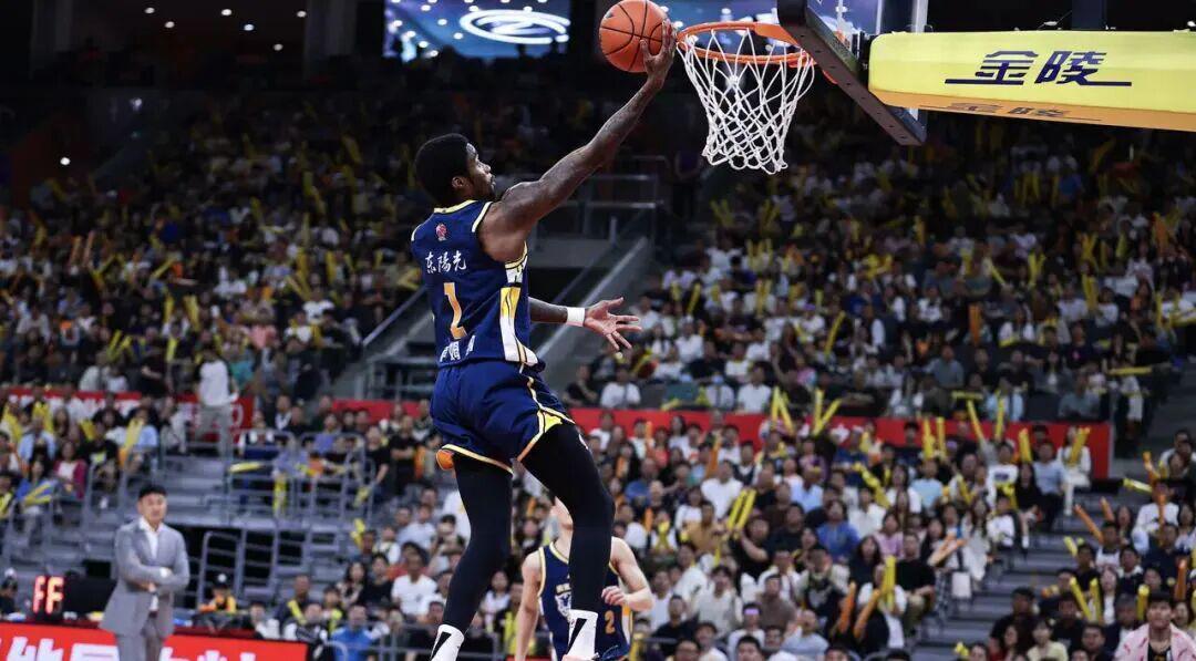 【技术解码】广东内线危机：萨林杰伤停后的战术重构与新援引进入盘分析